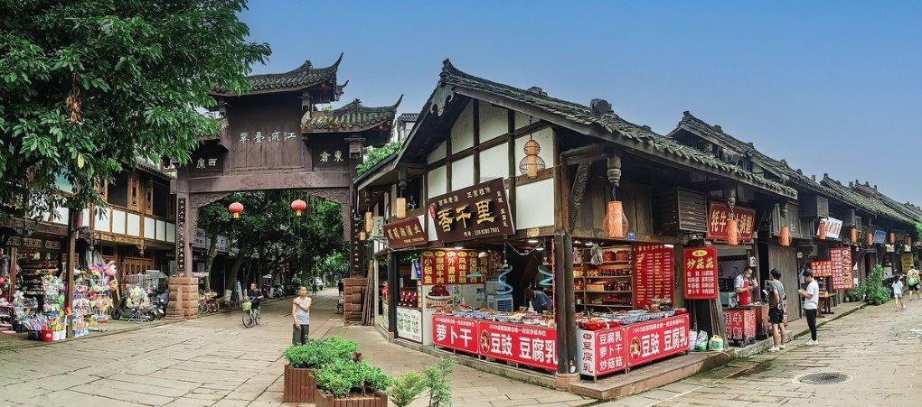 男子7次拨打110并辱警被行政拘留，他将会面对怎样的处罚呢？